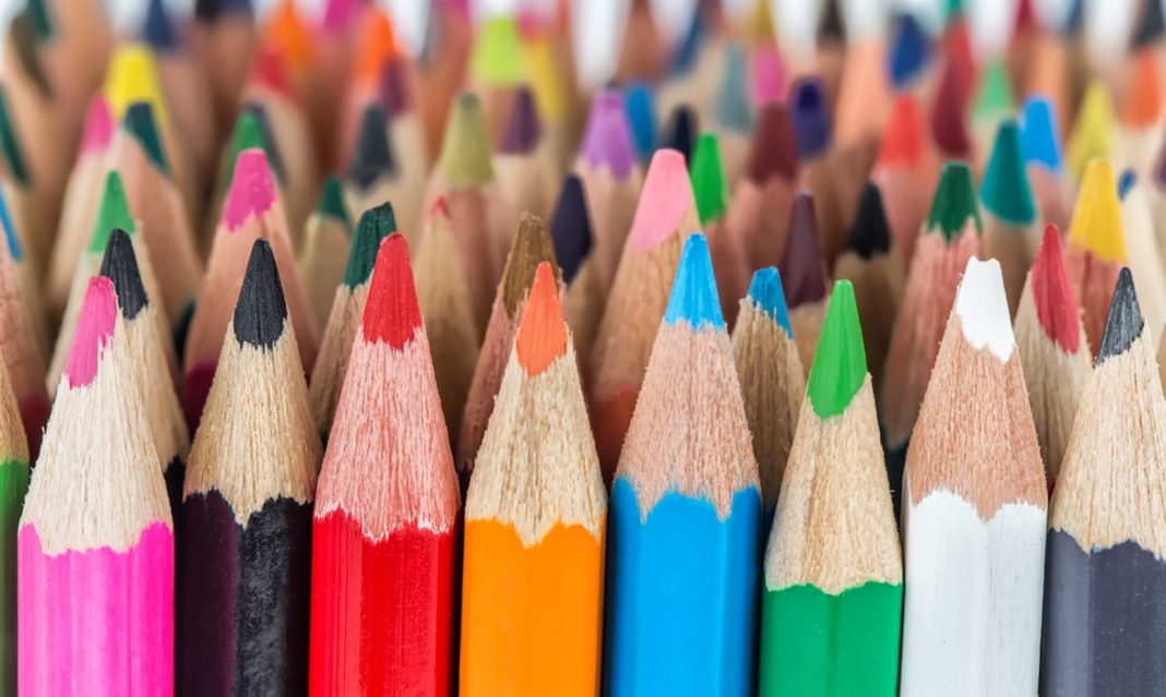 25 مدل مداد رنگی باکیفیت و خوش رنگ با قیمت روز و خرید اینترنتی